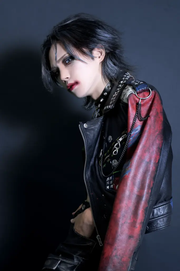 アーティスト写真（赤×黒）（Photo）